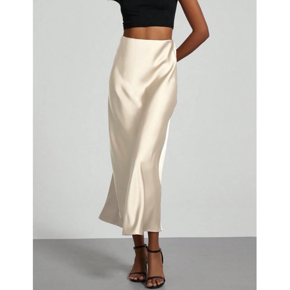 Satin Chic midi skirt in beige